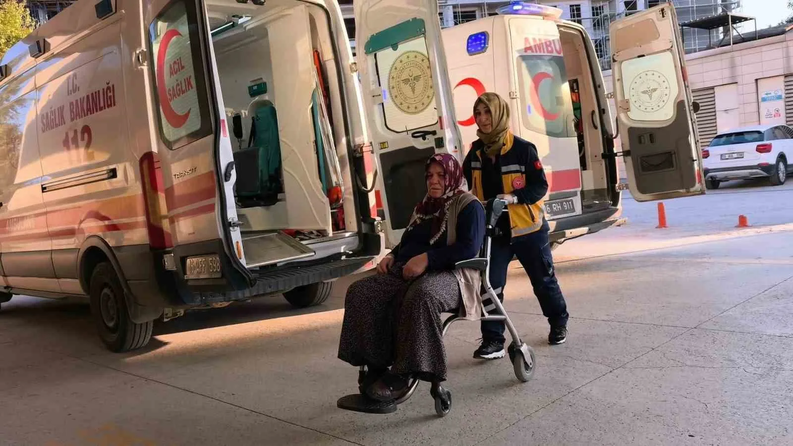 Bursa’da otomobil dere yatağına uçtu: 5 yaralı