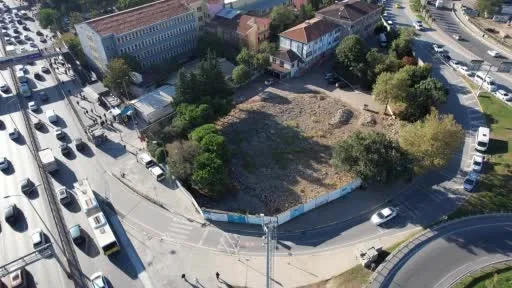 Avcılar’da 2019 depreminde hasar aldığı gerekçesiyle İBB tarafından yıktırılan Hacı Ahmet Tükenmez Camii 7 yıldır yapılmadı