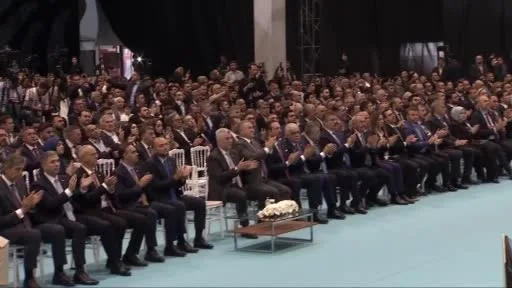 Cumhurbaşkanı Erdoğan: "Kendisini seçilmiş zanneden işgalci Siyonistlerin maskesini indireceğiz. Ne pahasına olursa olsun zalimin karşısında mazlumun yanında olacağımızın bilinmesini istiyorum."