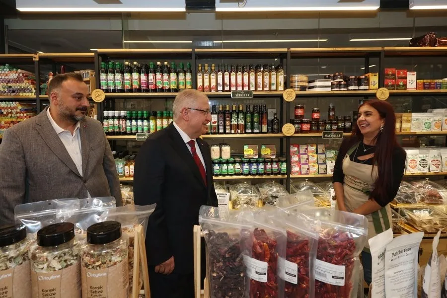 Bakan Güler, İstanbul’da esnaf ziyareti gerçekleştirdi