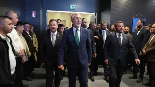 Bakan Işıkhan Arnavutköy Belediyesi’nin istihdam çalışmaları kapsamında üreten gençlerle buluştu