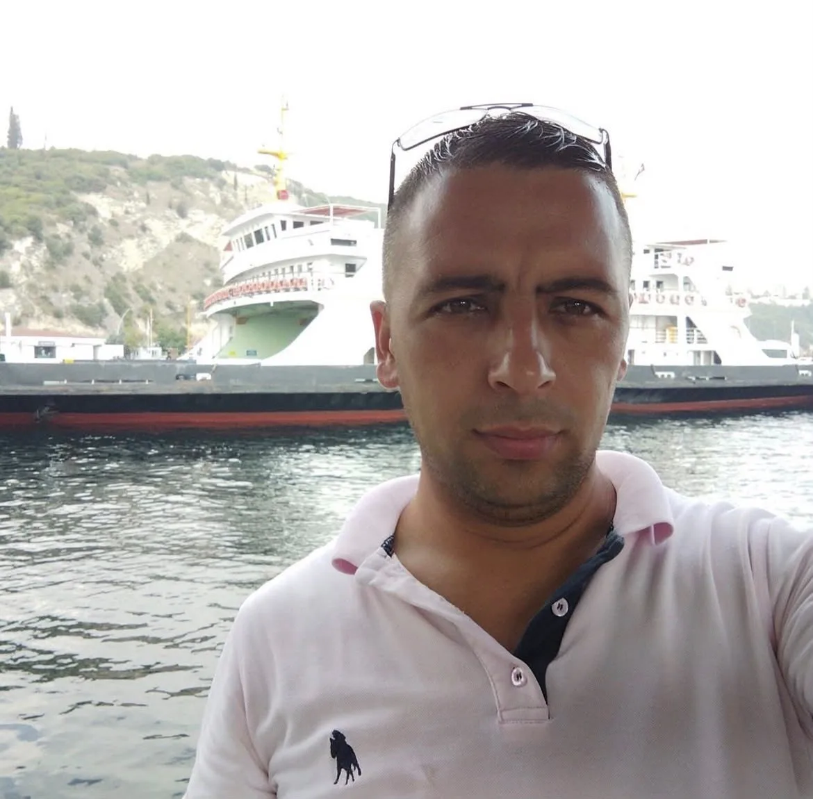 Yalova’da demirlerin altında kalan işçi hayatını kaybetti