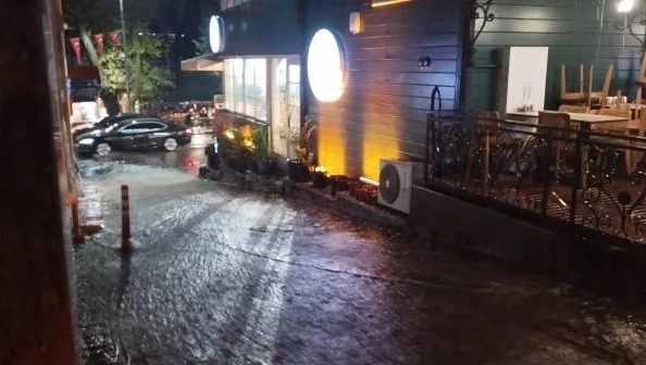 İstanbul’da sağanak yağış etkili oluyor