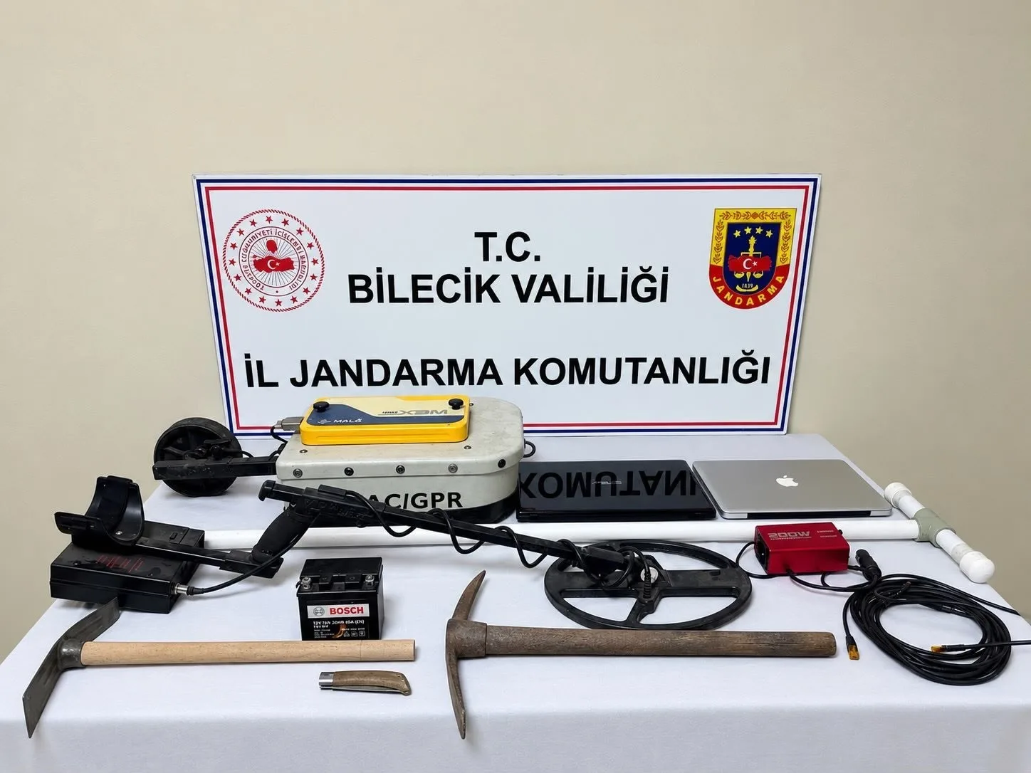 Bilecik’te 4 kişi define ararken suçüstü yakalandı