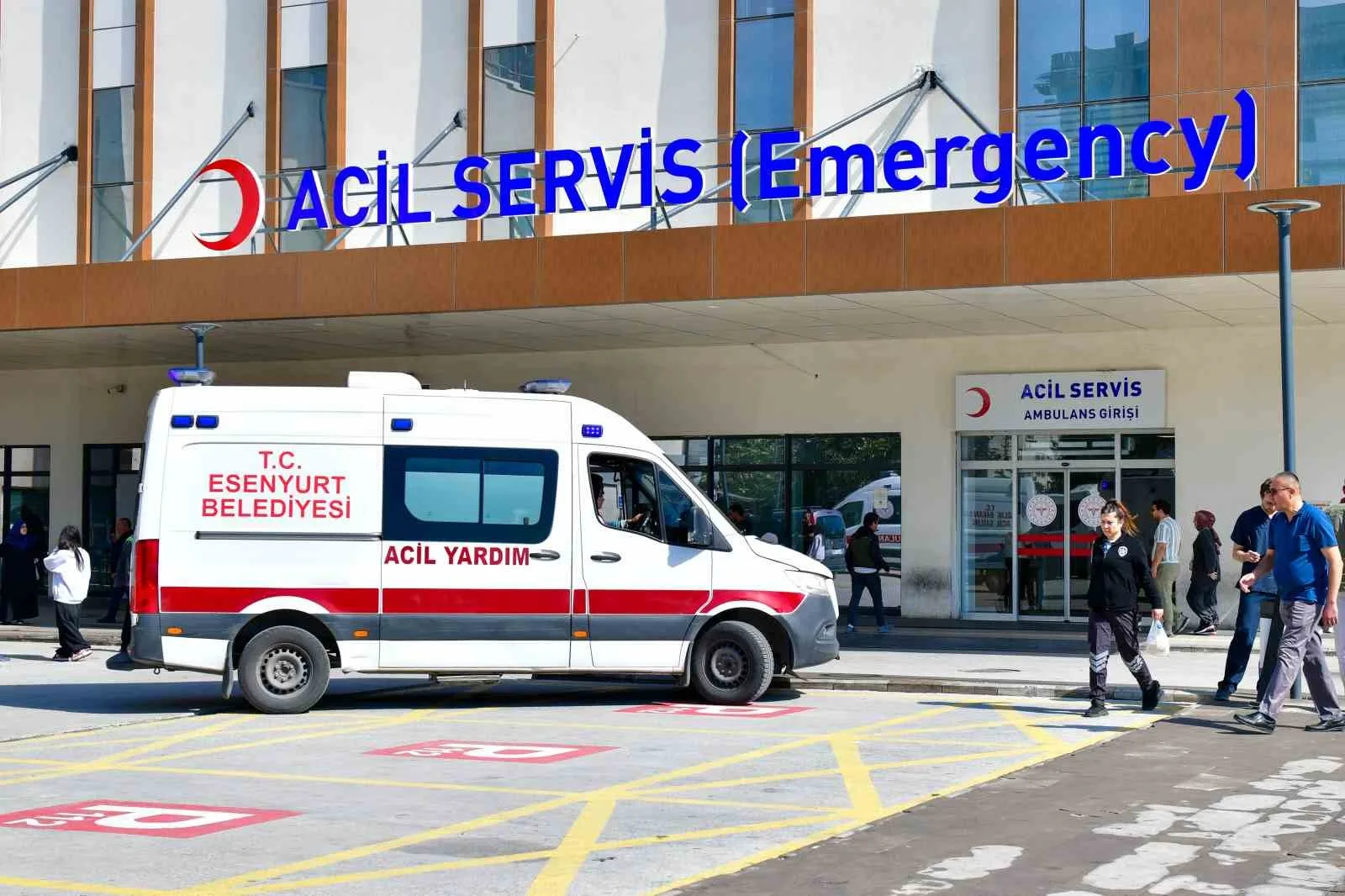 Esenyurt Belediyesi’nden vatandaşlara hasta nakil hizmeti