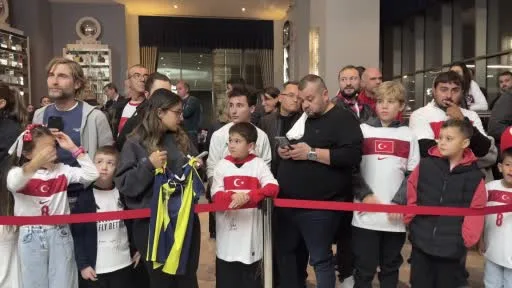 Nilüfer Belediye Başkanı Şadi Özdemir, Türkiye ve İtalya milli takımlarını karşıladı