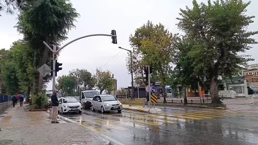 Edirne’de serin ve yağışlı hava etkisini gösterdi
