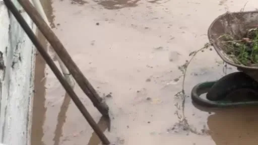 Mudanya’da sağanak sonrası göle döndü