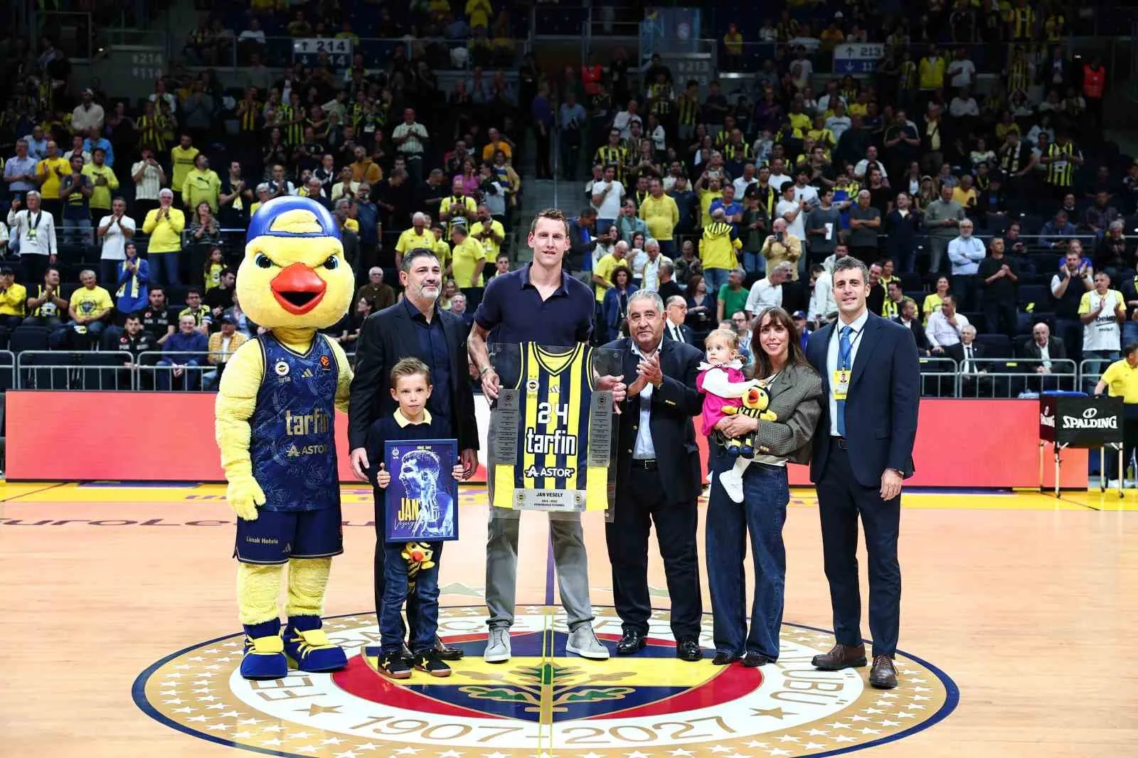 Fenerbahçe’de Jan Vesely için veda seremonisi düzenlendi