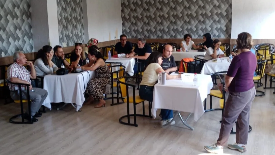 Burhaniye’de Harezmi Eğitim Modeli Öğretmen Eğitimi başladı