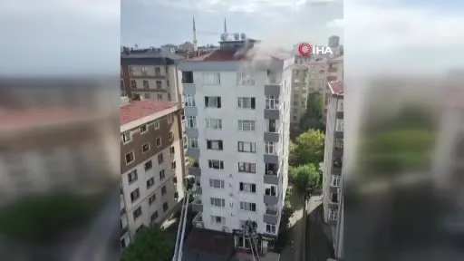Kadıköy’de 8 katlı binada yangın: 5 kişi hastaneye kaldırıldı