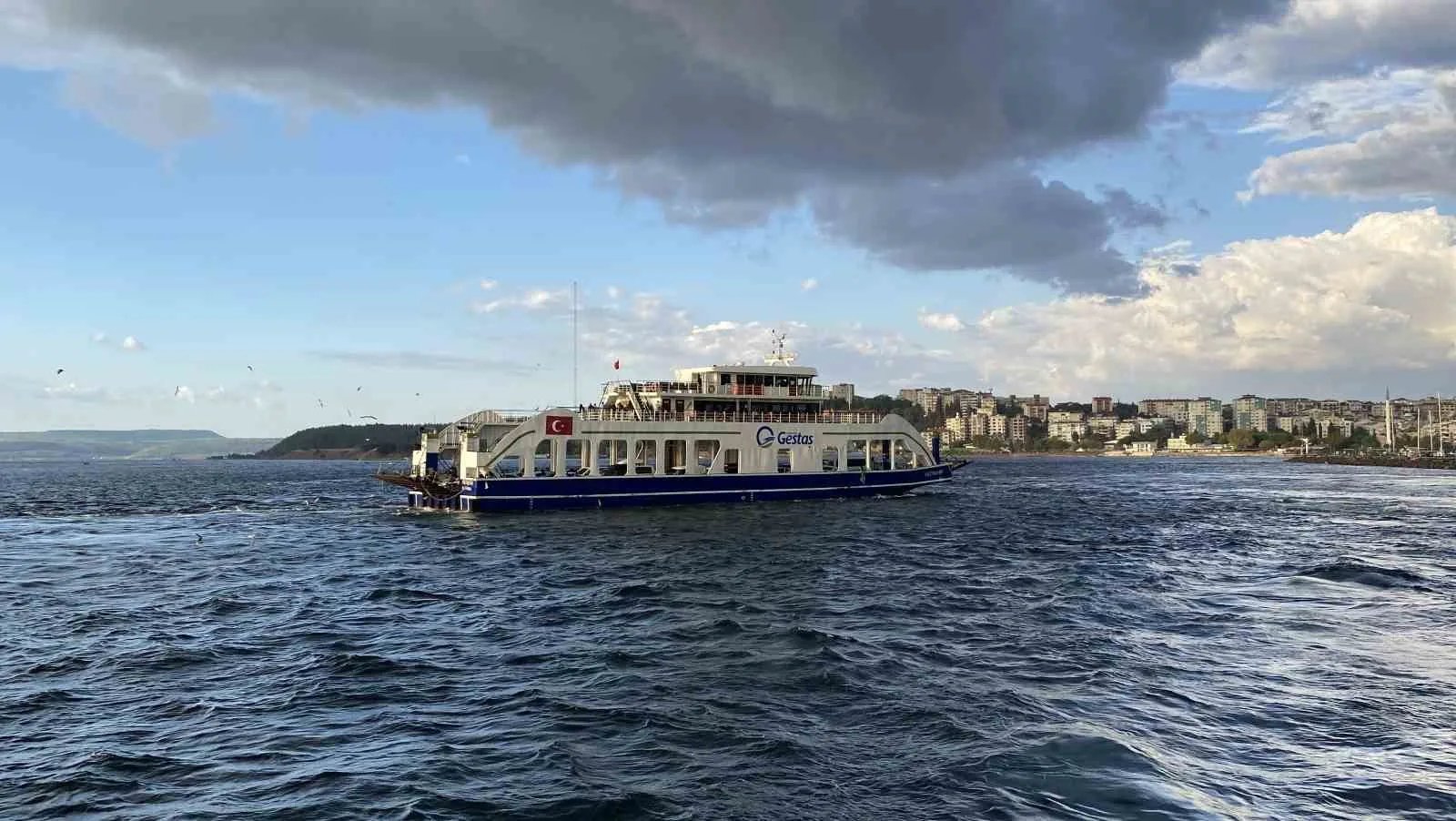 Bozcaada ve Gökçeada’ya yapılması planlanan bazı feribot seferleri iptal edildi