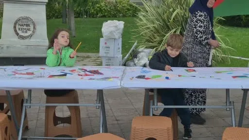 Tekirdağ’da Filistinli çocuklar için çizdiler
