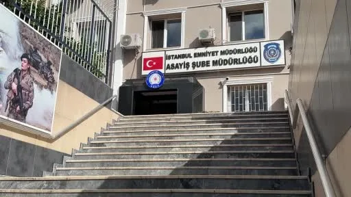 İşlediği suçlardan 30 yıl kesinleşmiş hapis cezası bulunan ve 9 yılı aşkın süredir aranan şüpheli Gaziosmanpaşa’da yakalandı