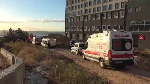 ÇOMÜ Yerleşkesi’nde toprak kayması: 2 işçi kurtarıldı