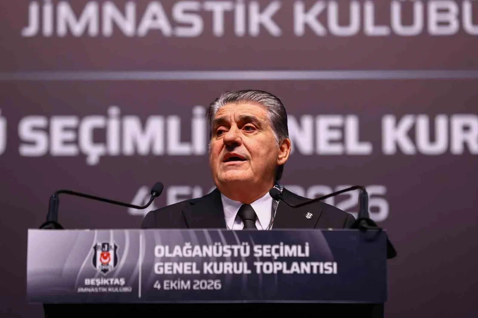 Beşiktaş Olağanüstü Seçimli Genel Kurul Toplantısı’nda Serdal Adalı, 3 bin 815 oyla yeniden başkanlığına seçildi.