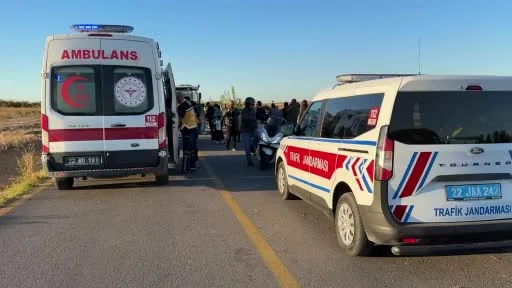 Edirne’de traktör ile otomobil çarpıştı: 1 yaralı