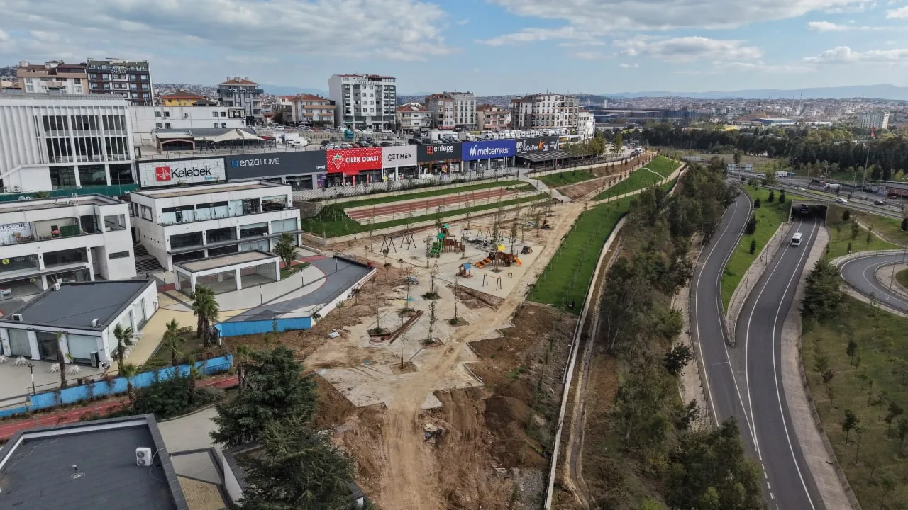 Çayırova Fatih Sultan Mehmet Parkı’nda çalışmalar sürüyor