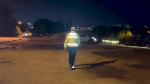 "Ben seyir halinde değilim" dedi, polisi çileden çıkardı