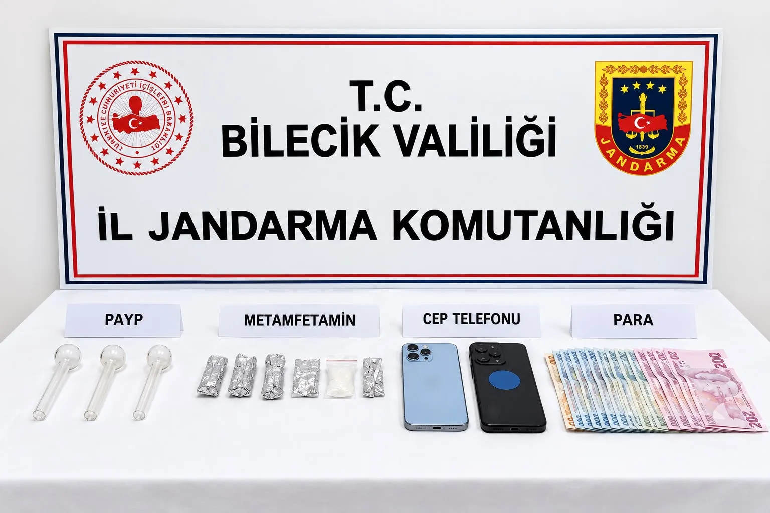 Uyuşturucu satıcıları yakayı ele verdi