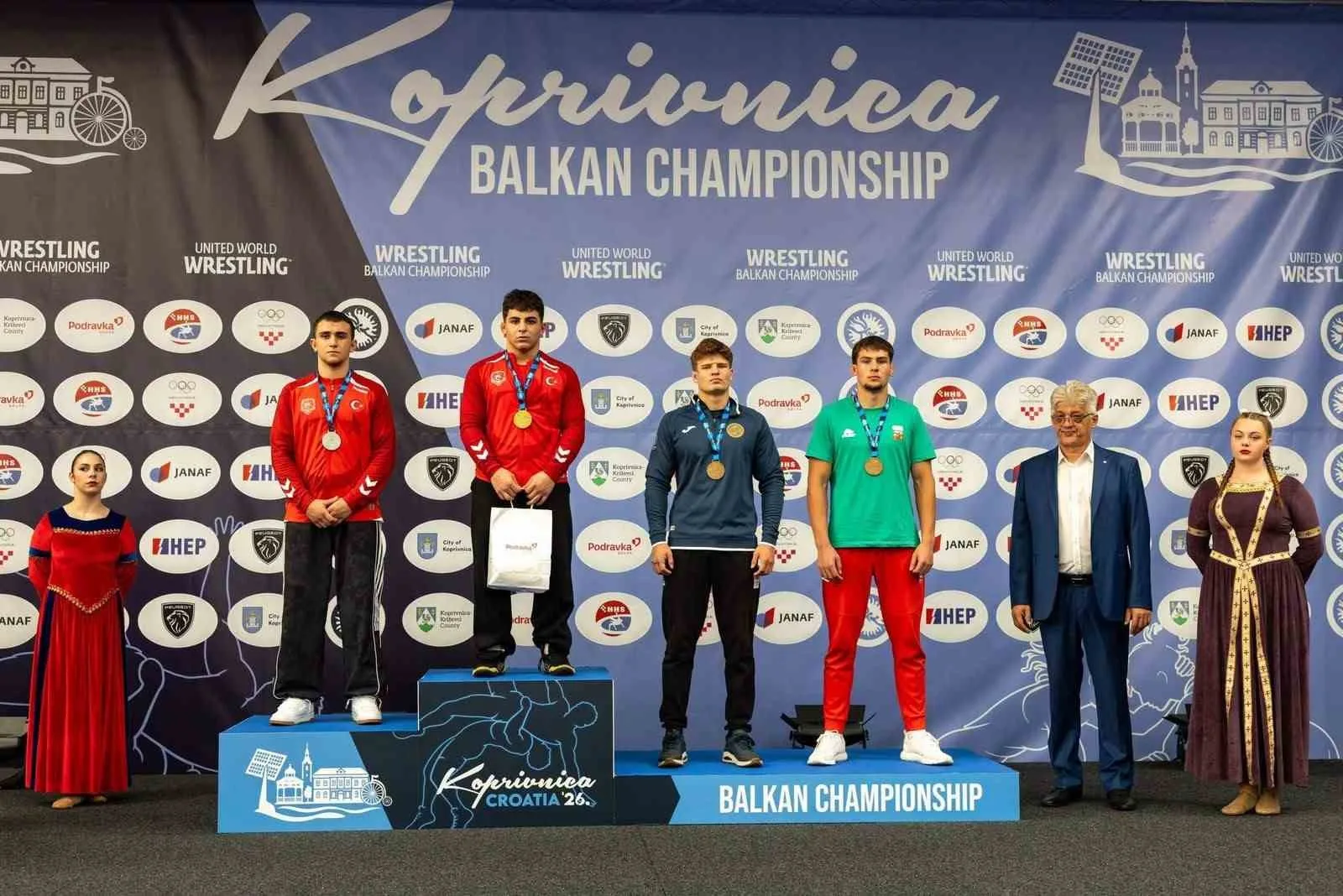 Genç güreşçiler, Hırvatistan’dan madalya ile döndü