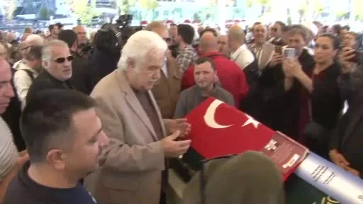 "Altın Çocuk" Göksel Arsoy son yolculuğuna uğurlandı