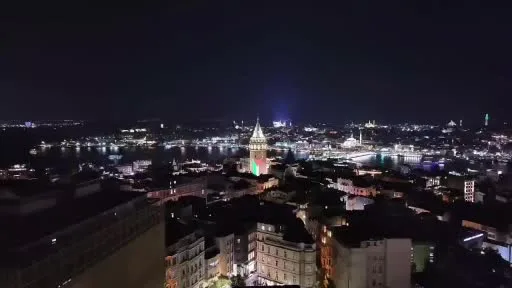 Galata Kulesi Filistin bayrağının renkleriyle aydınlatıldı