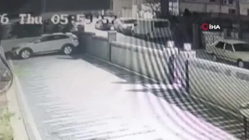 İstanbul Valiliği: "Maltepe’de çöken binada hayatını kaybeden vatandaşlarımızın sayısı 2’ye yükselmiştir. Enkaz altındaki 2 kişiyi arama kurtarma çalışmaları devam etmektedir."