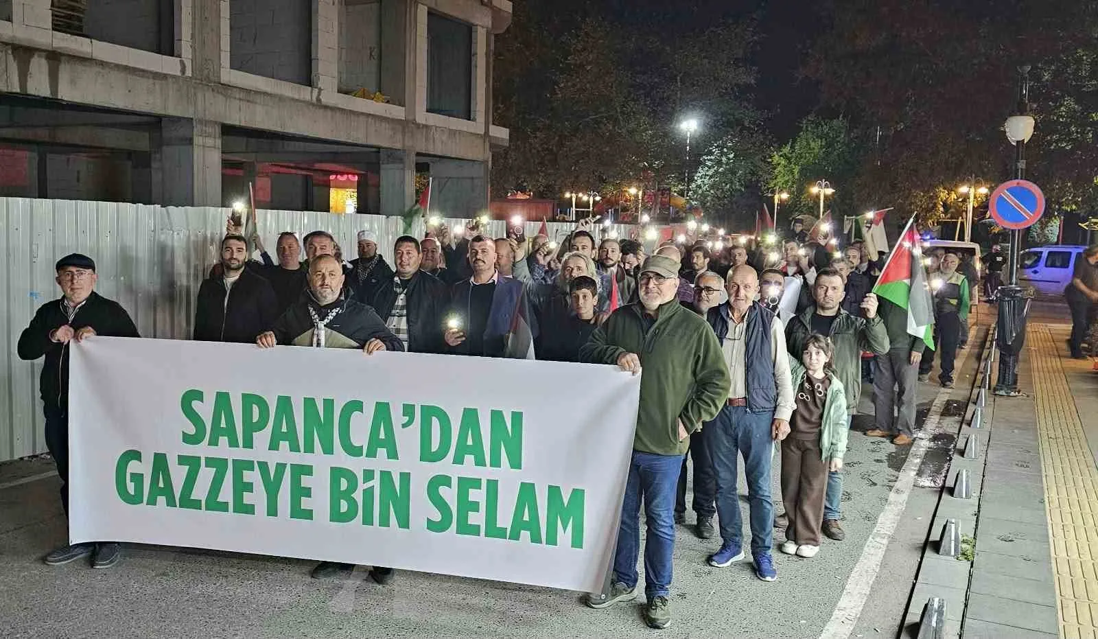 Sapanca’da Gazze’ye destek yürüyüşü