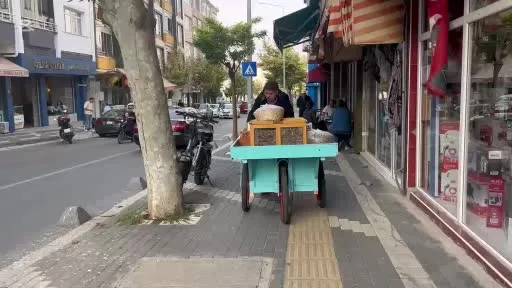 Çekirdek arabasının başında geçen yarım asırlık ömür