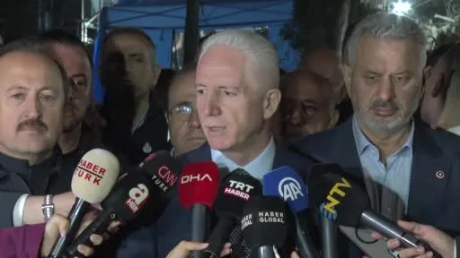 Vali Gül: "Enkaz altında bulunan 20, 40 ve 60 yaşlarındaki 3 kişiye ulaşma çalışmaları devam ediyor"