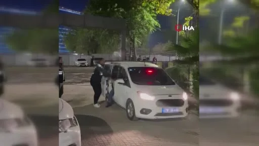 Kadıköy’de intihara kalkışan şahıs polis ekiplerince ikna edilerek teslim oldu