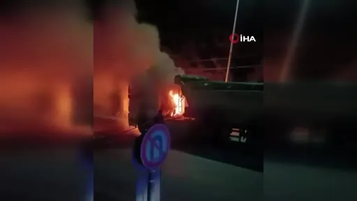 Arnavutköy’de hafriyat kamyonu alev topuna döndü: Yangına beton mikserinden suyla müdahale edildi