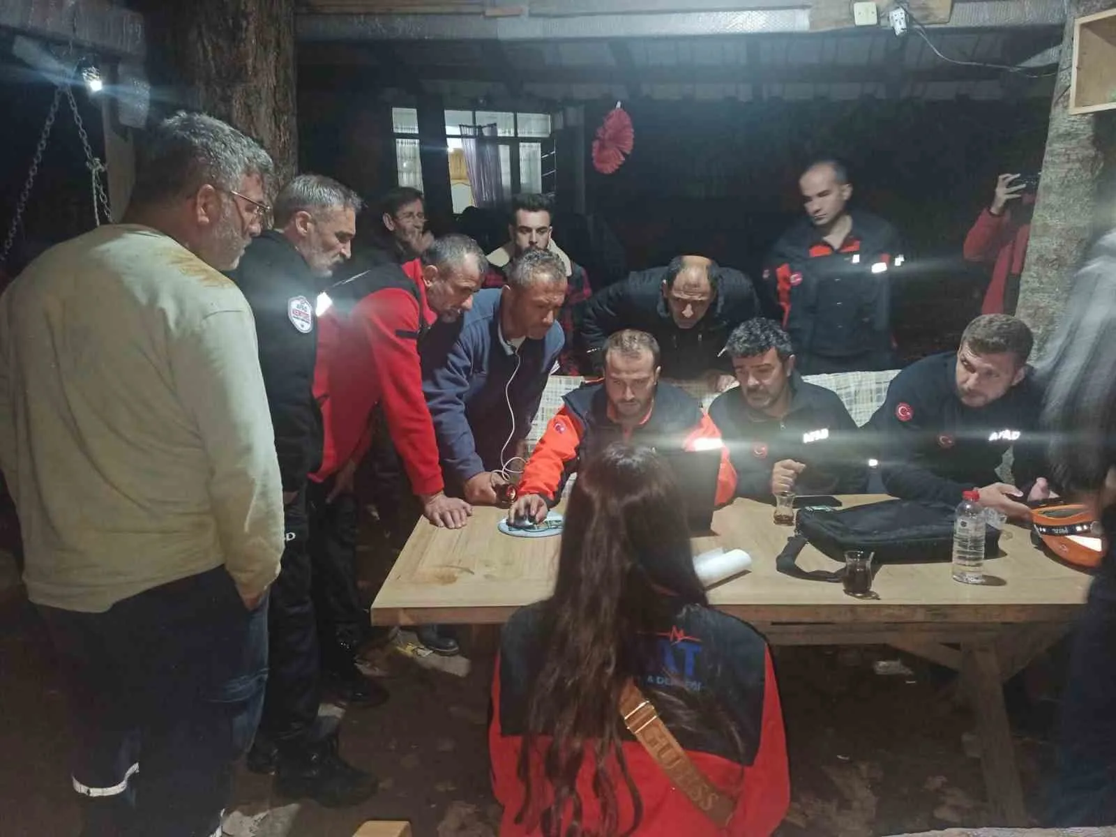 İki gündür haber alınamayan yaşlı kadın için 200 kişilik ekip seferber oldu