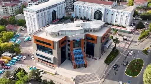 Bahçelievler’de ihtiyaç sahibi her aileye aylık 10 bin liralık düzenli destek
