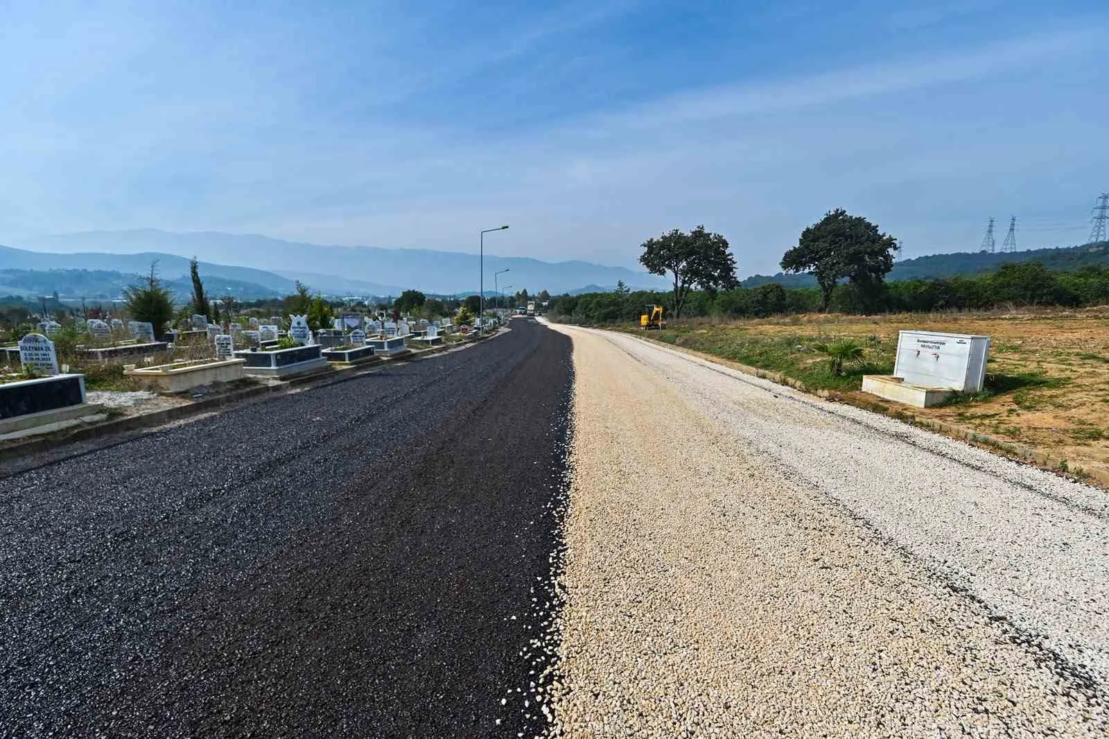 Büyükşehir, Erdoğanköy Kent Mezarlığı’nın yollarını yeniledi