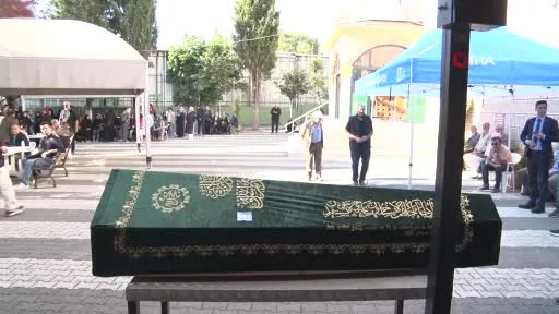 Maltepe’de çöken binada hayatını kaybeden Hüseyin Özkurt son yolculuğuna uğurlandı