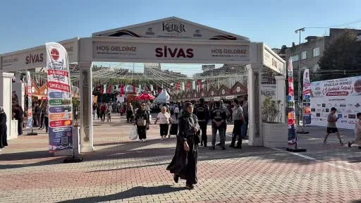 Sultangazi’de 5. ‘Sivas Gardaşlık Günleri’nde’ birlik ve beraberlik mesajları verildi