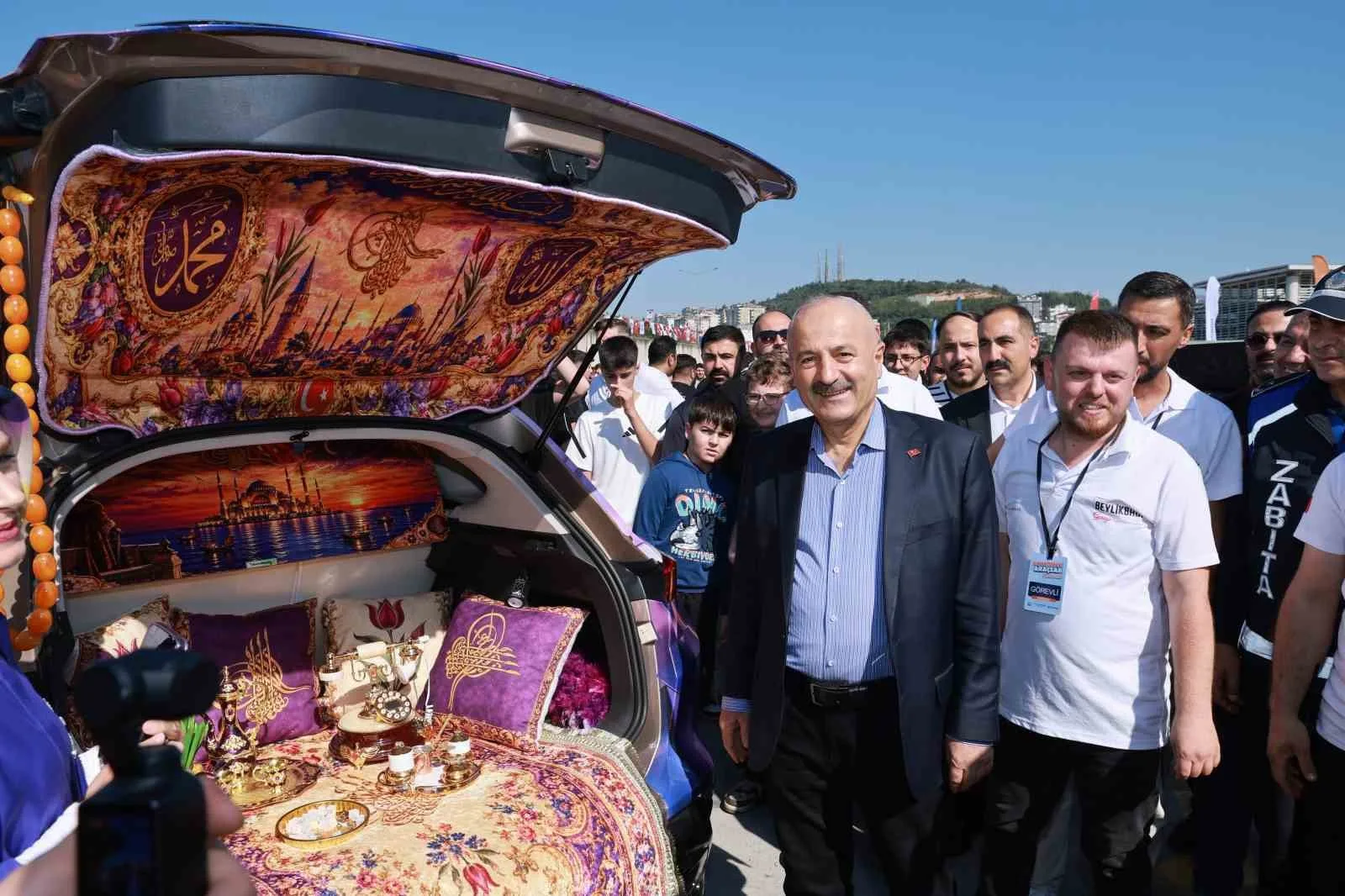 Gebze’de modifiyeli araç tutkunları festivalde buluştu