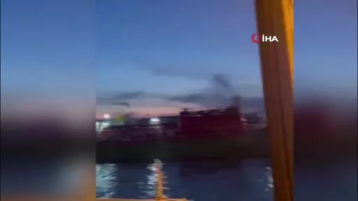 İstanbul Boğazı’nda facianın eşiğinden dönüldüğü anlar kamerada