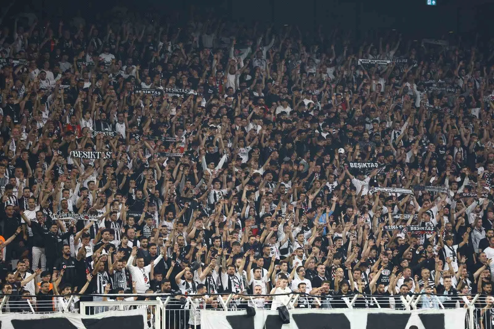 Beşiktaş’tan Trabzonspor’un deplasman yasağı kaldırılsın paylaşımına destek