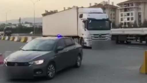 Kocaeli’de durdurulan tırda 95 bin paket elektronik sigara tütünü ele geçirildi