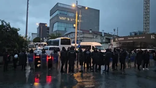 Halk TV’ye inceleme: Polis ekipleri arama yapıyor