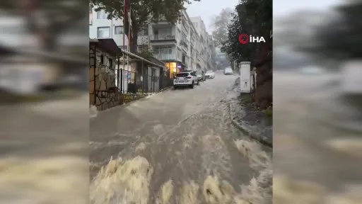 Sarıyer’de şelaleyi andıran görüntüler kamerada