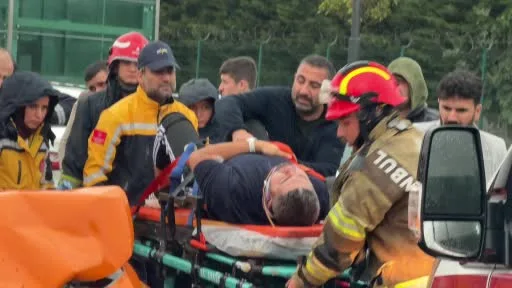 Arnavutköy’de sağanak yağışta 5 araç birbirine girdi: 2 yaralı