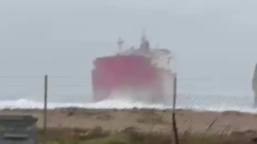 Çatalca’da gemi karaya oturdu