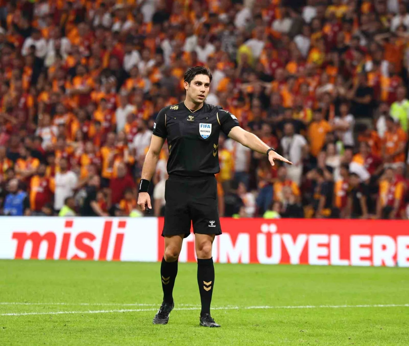 Mehmet Türkmen, St. Truidense - FC Iberia 1999 maçını yönetecek