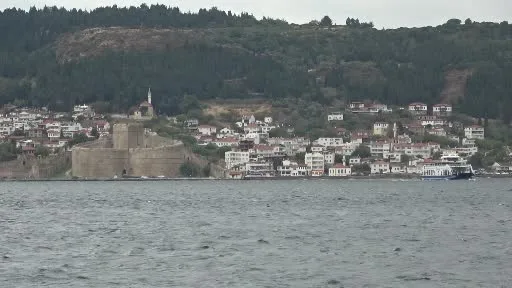 Bozcaada’ya bazı feribot seferleri iptal edildi