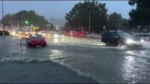 Eyüpsultan’da yollar göle döndü