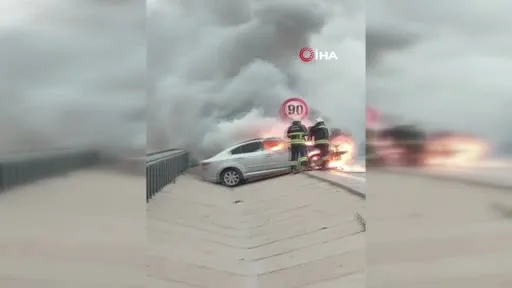 Çanakkale’de seyir halindeki otomobilden alevler yükseldi